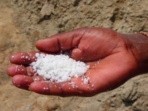 hand-with-salt