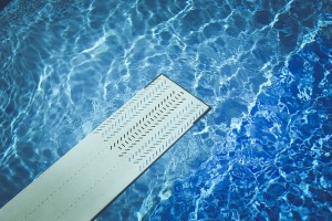 Laguna Beach pool service acid washes pools to remove stains