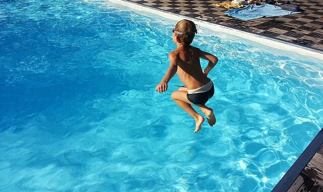 Laguna Beach Pool Service Keeps saltwater pools maintenance free